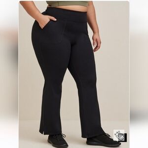 🆕️1X BLACK ACTIVE FLARE PANT  - PERFORMANCE CORE YOGA